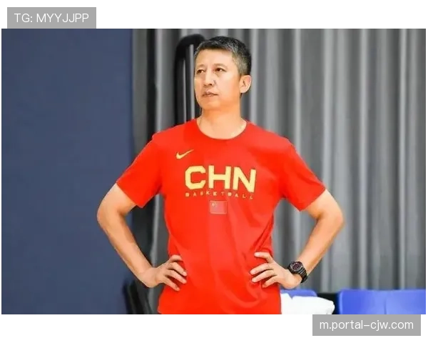 郭士强中场变阵三后卫体系，下半场联防压迫成逆转关键