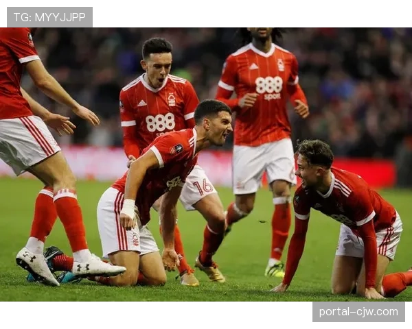 利物浦三月三场不胜状态低迷 冲击前四面临巨大压力 利物浦三月三场不胜状态低迷 冲击前四面临巨大压力